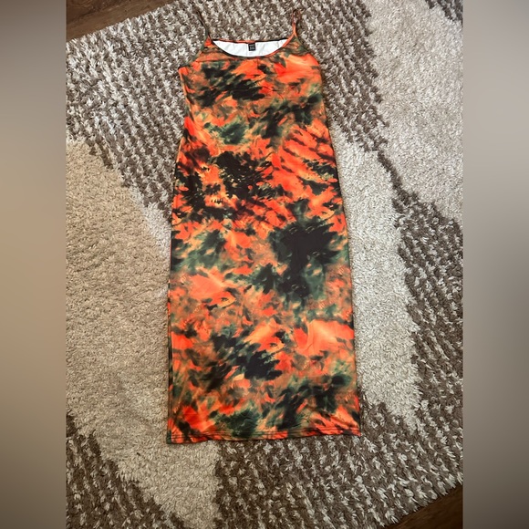 Women’s fitted dress - Picture 2 of 4